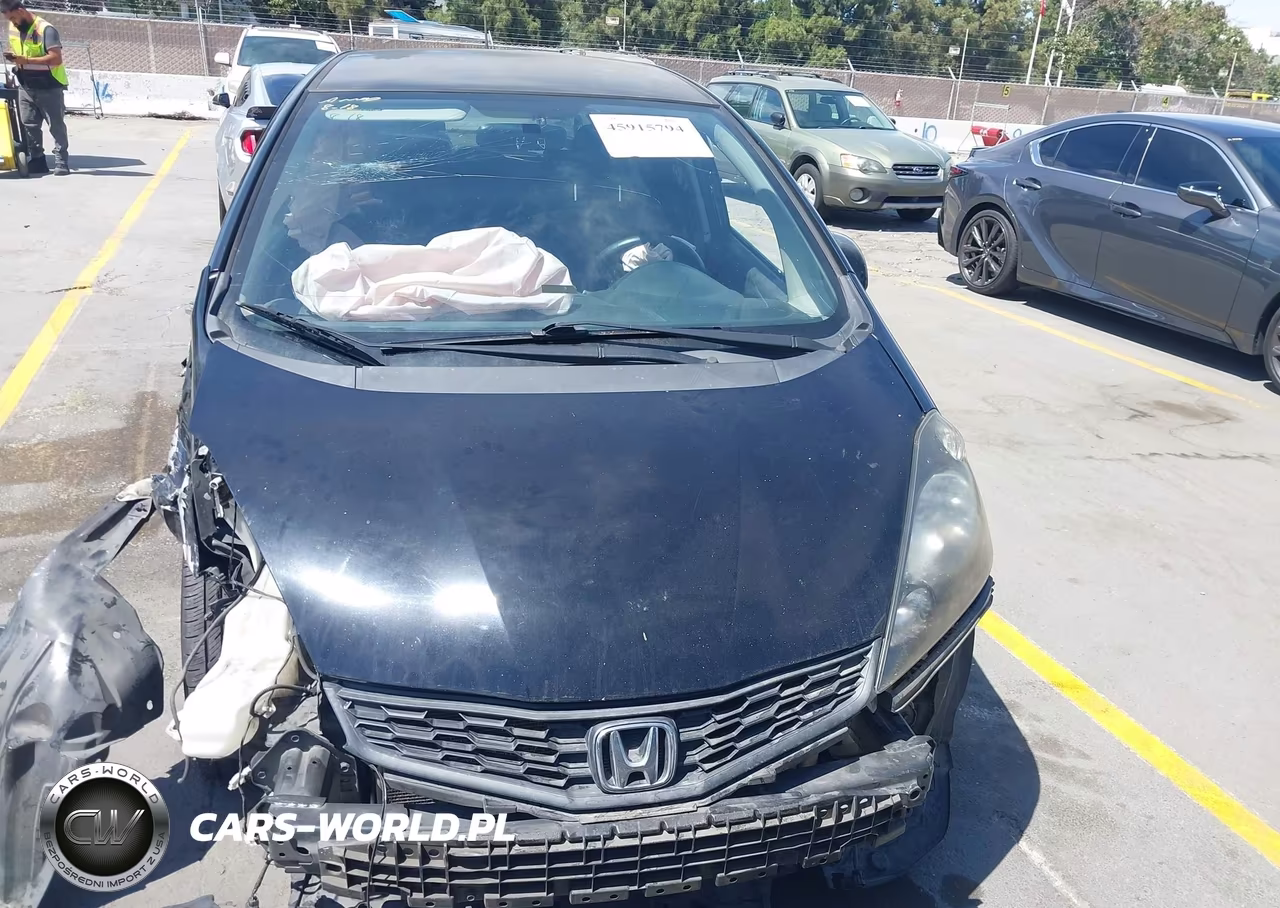 2013 Honda Fit Sport VIN:JHMGE8H56DC072838 - 13
