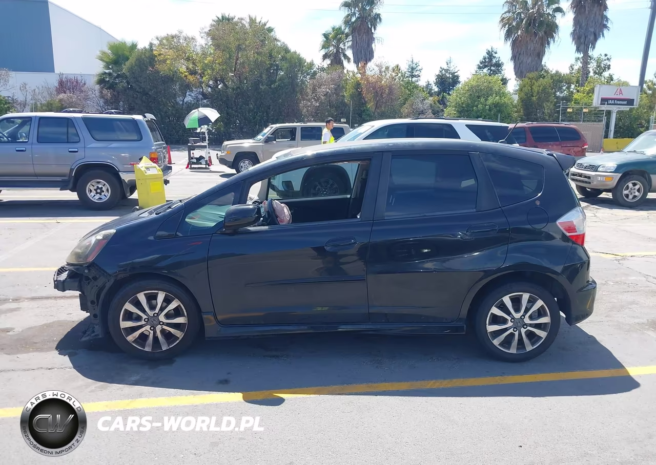 2013 Honda Fit Sport VIN:JHMGE8H56DC072838 - 15