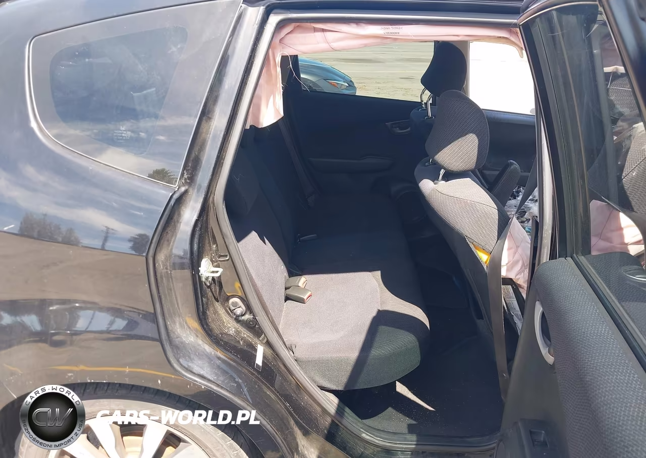 2013 Honda Fit Sport VIN:JHMGE8H56DC072838 - 8
