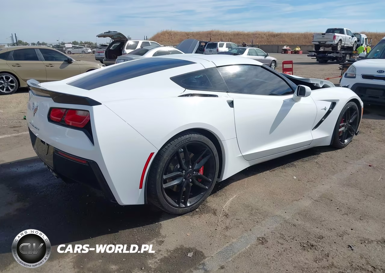 2018 Chevrolet Corvette Stingray VIN:1G1YB2D72J5101313 - 4