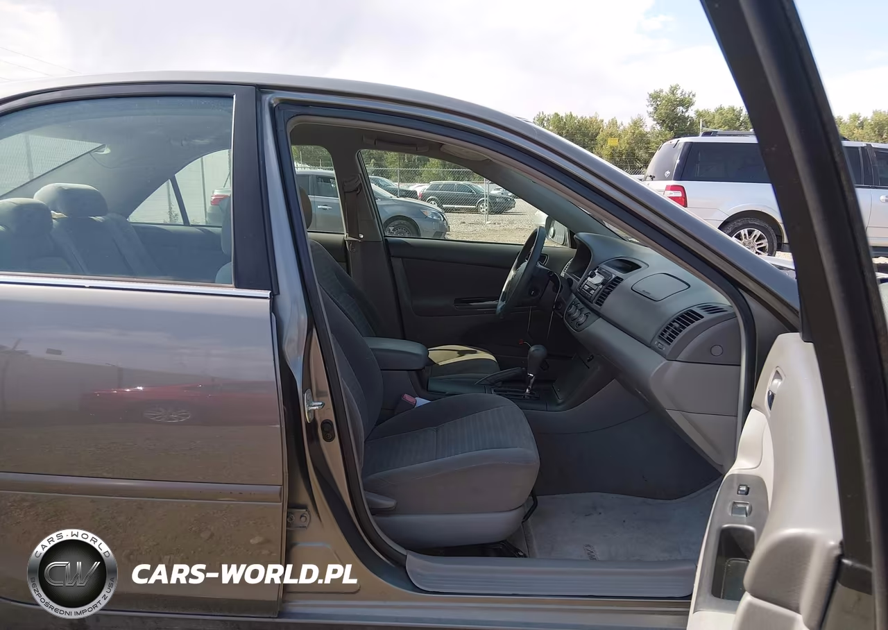 2005 Toyota Camry Le VIN:4T1BE32KX5U557519 - 5