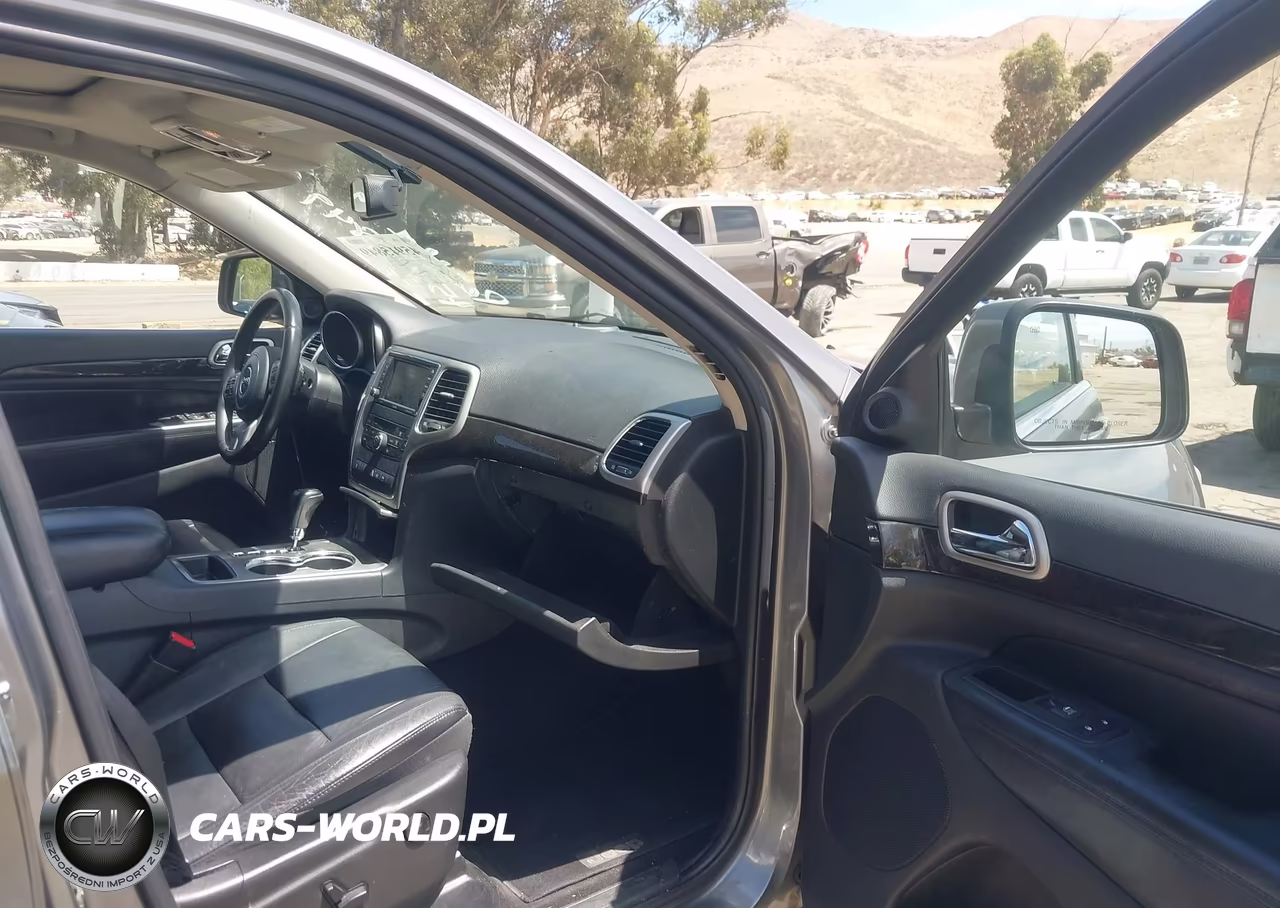 2012 Jeep Grand Cherokee Laredo VIN:1C4RJEAG4CC229393 - 5