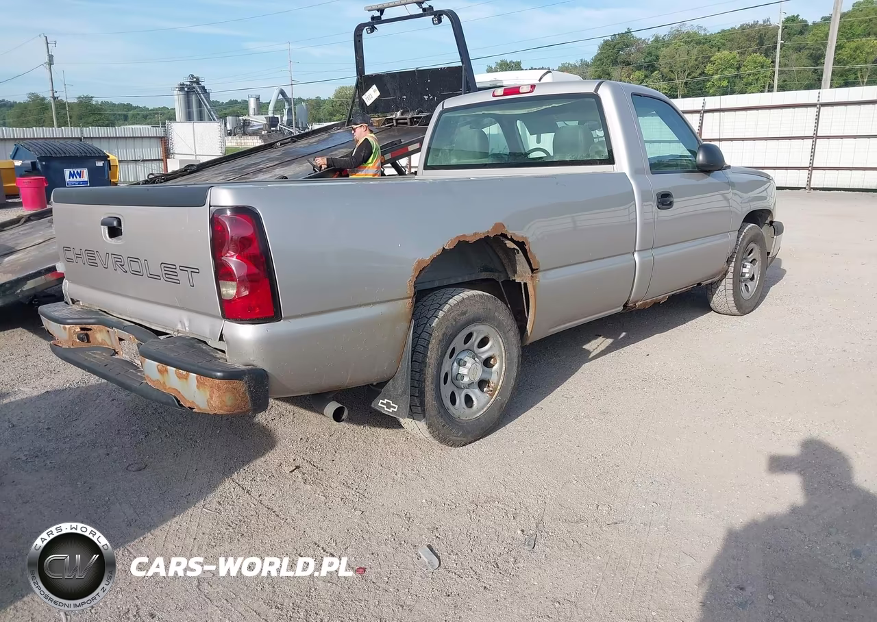 2007 Chevrolet Silverado 1500 Classic Work Truck VIN:3GCEC14X27G160722 - 4