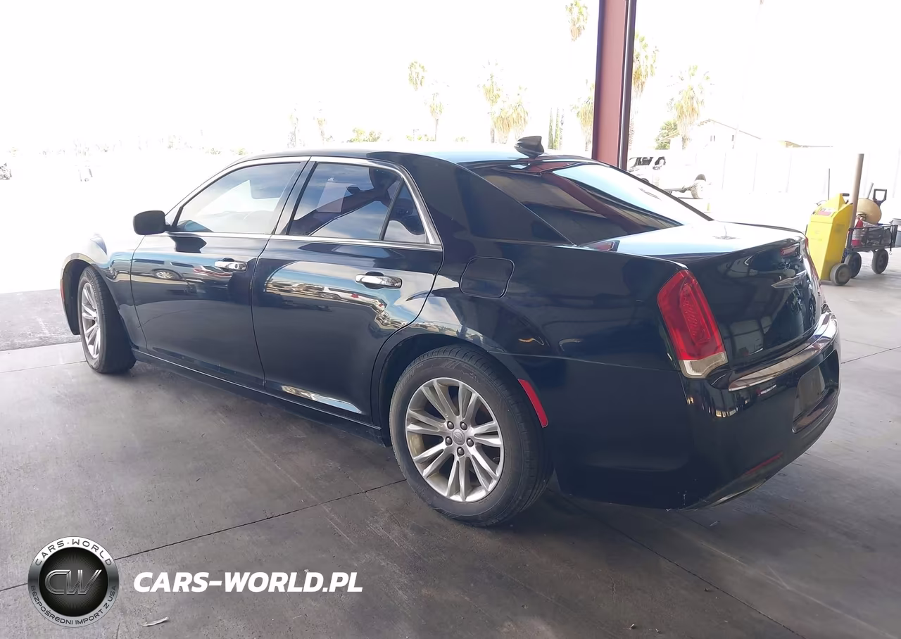 2016 Chrysler 300C VIN:2C3CCAEG6GH282347 - 3