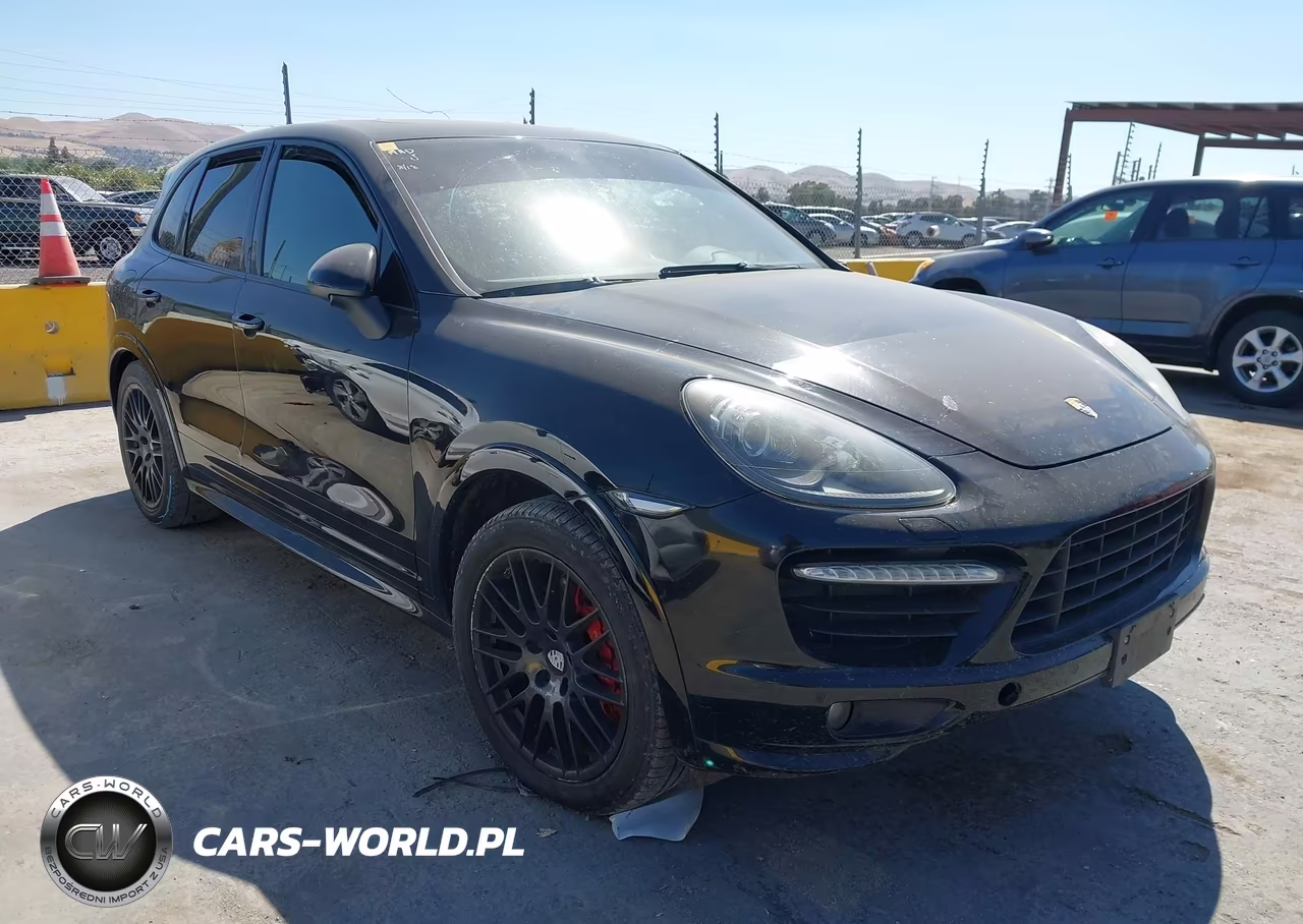 2013 Porsche Cayenne Gts