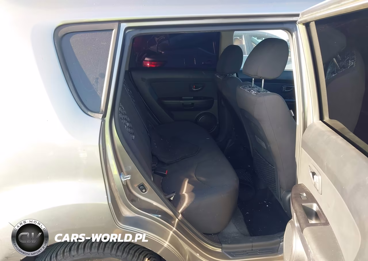 2011 Kia Soul + VIN:KNDJT2A20B7260013 - 8
