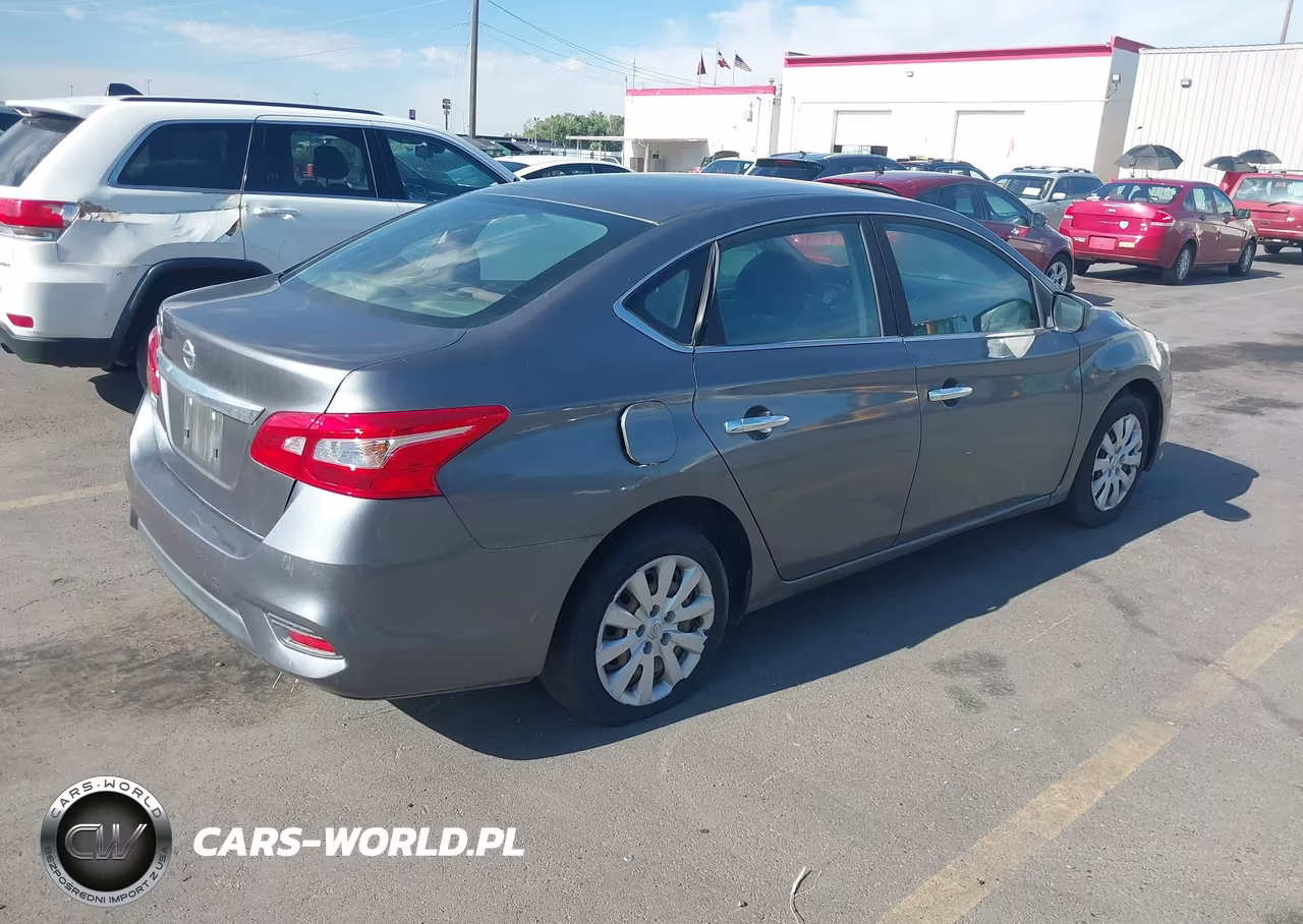 2018 Nissan Sentra S VIN:3N1AB7AP7JY330540 - 4