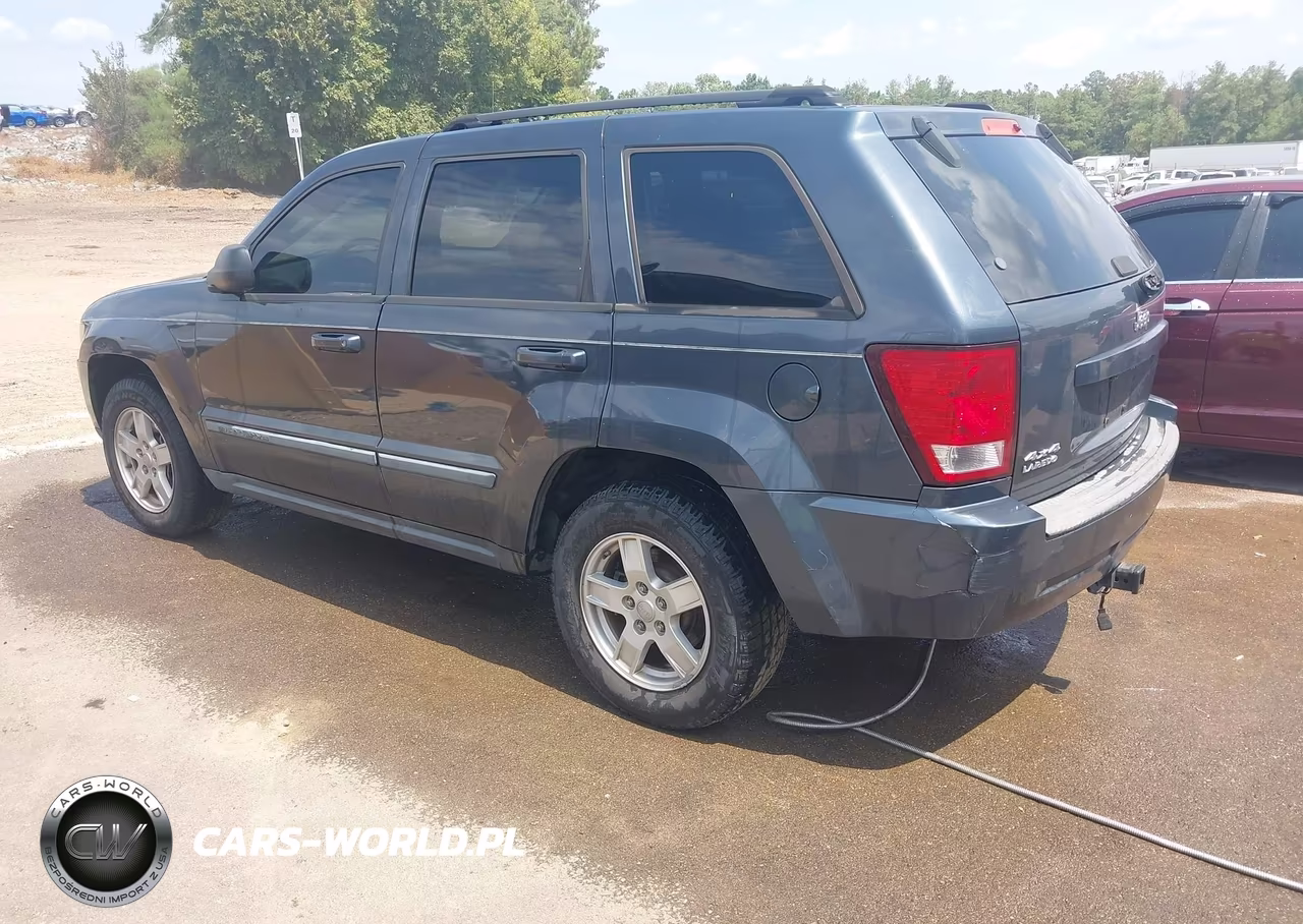 2007 Jeep Grand Cherokee Laredo VIN:1J8GR48K67C554971 - 3