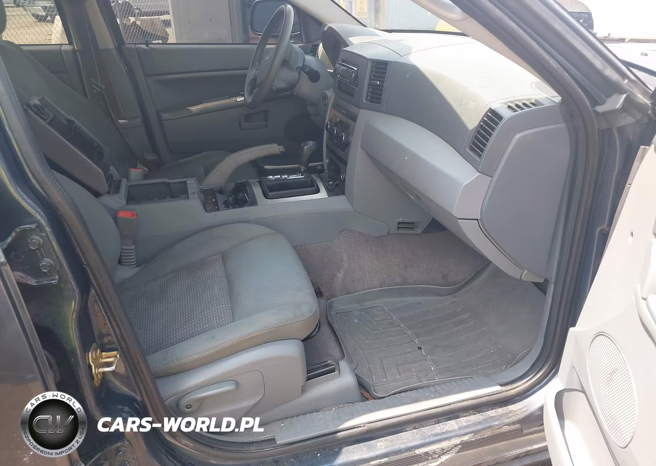 2007 Jeep Grand Cherokee Laredo VIN:1J8GR48K67C554971 - 5