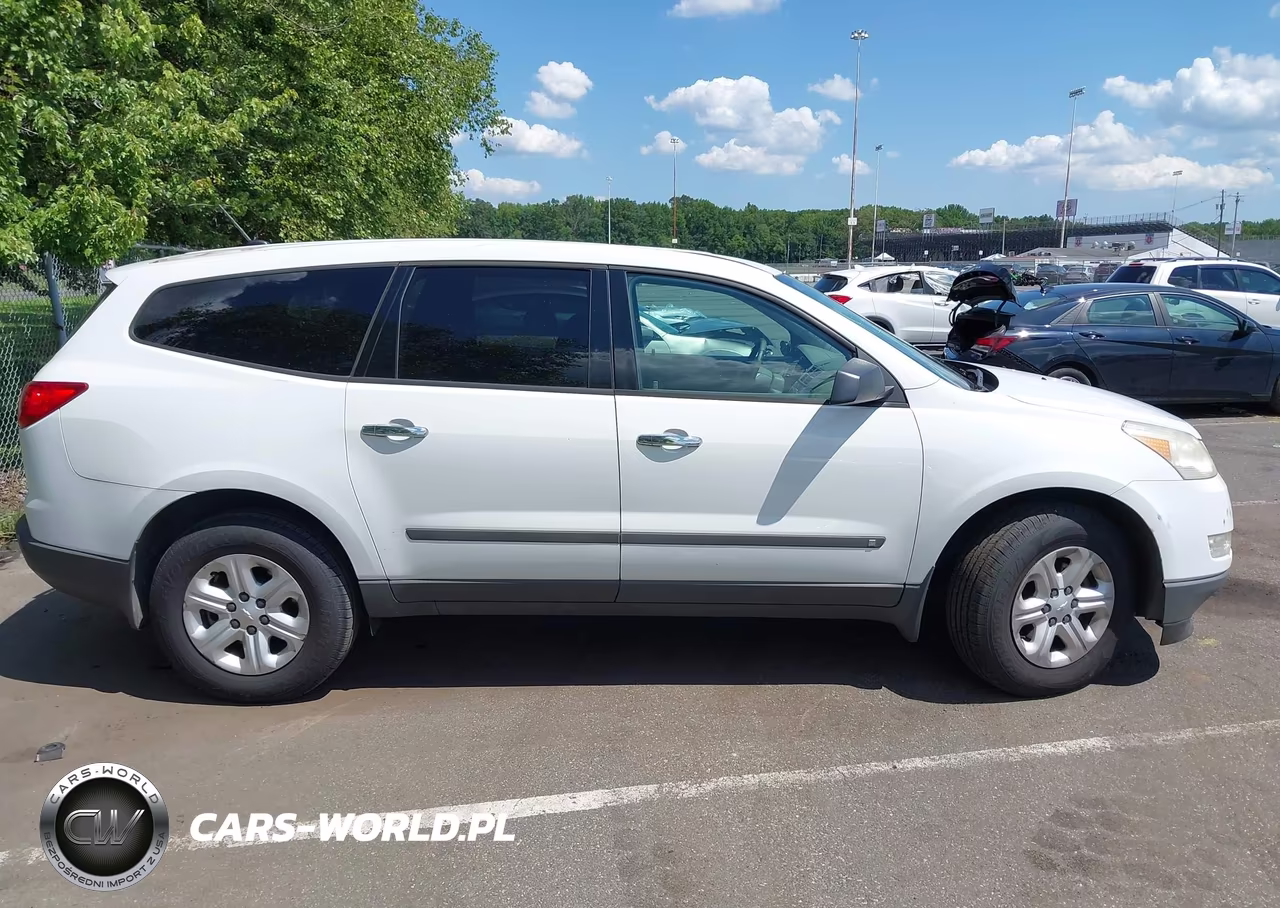 2010 Chevrolet Traverse Ls VIN:1GNLVEED7AS146156 - 13