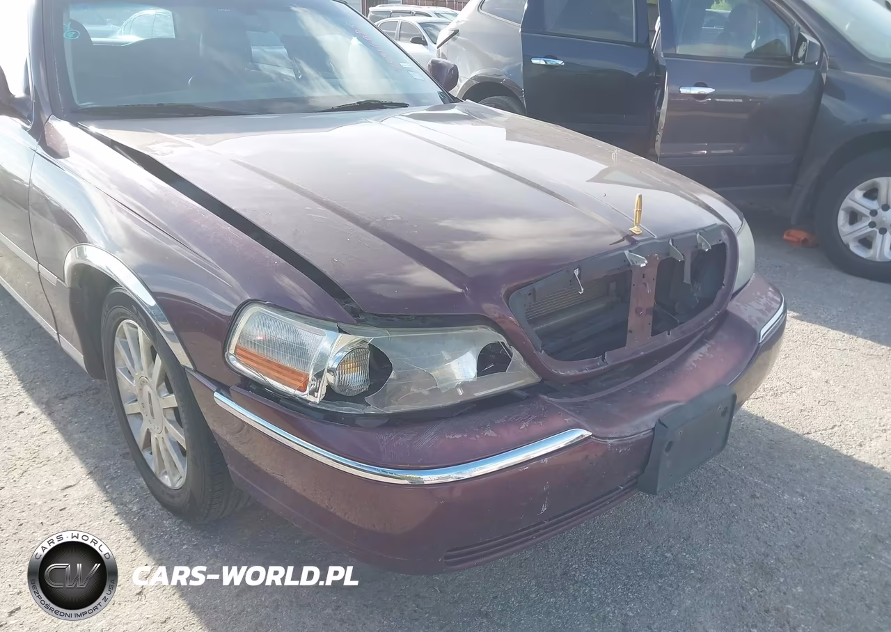 2006 Lincoln Town Car Signature VIN:1LNHM81WX6Y608607 - 6