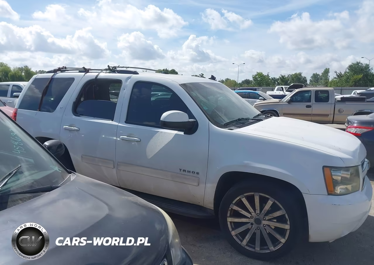 2011 Chevrolet Tahoe Lt VIN:1GNSCBE07BR192690 - 13