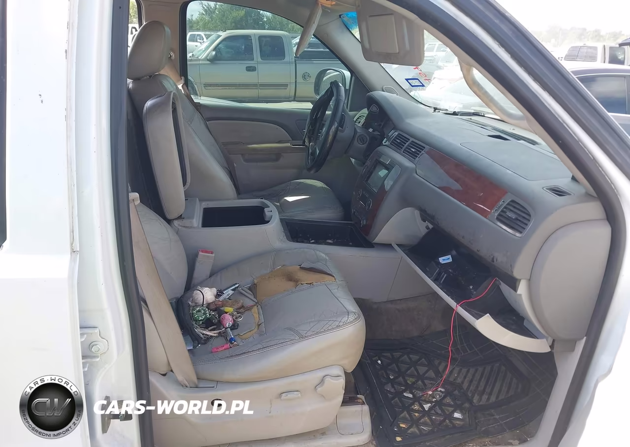 2011 Chevrolet Tahoe Lt VIN:1GNSCBE07BR192690 - 5