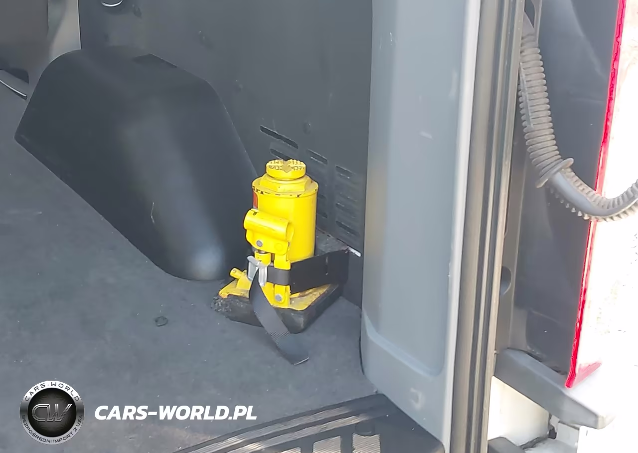 2018 Ford Transit-150 Xl VIN:1FMZK1ZM9JKB42510 - 12
