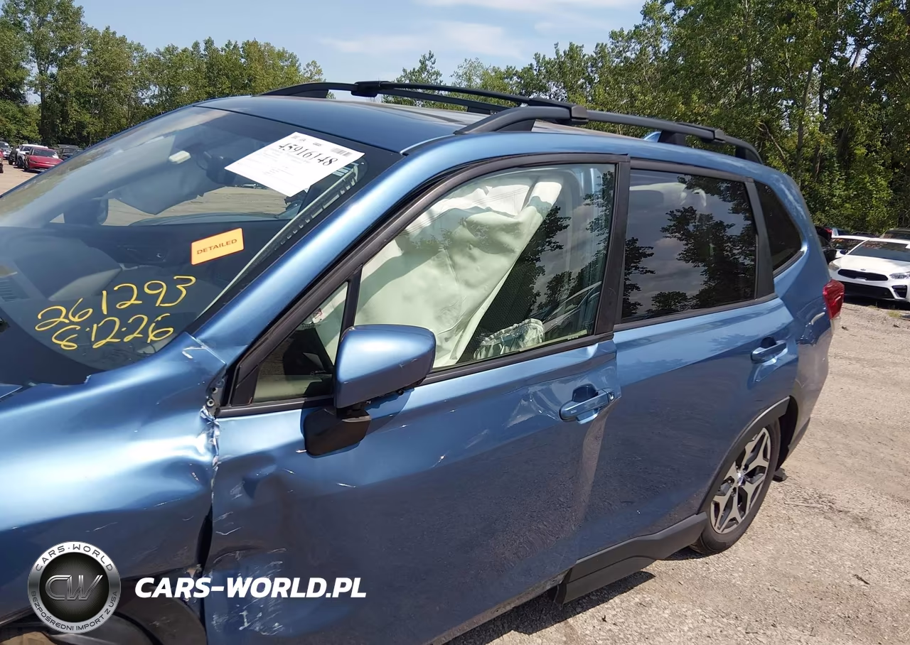 2021 Subaru Forester Premium VIN:JF2SKAFCXMH551006 - 14