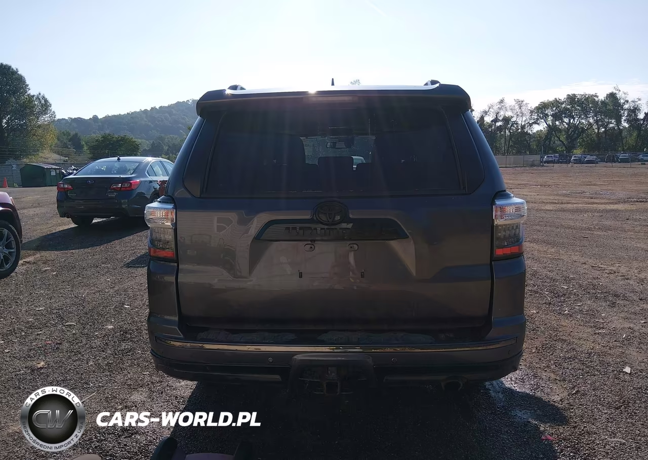2021 Toyota 4Runner Nightshade Special Edition VIN:JTEJU5JR5M5968683 - 17