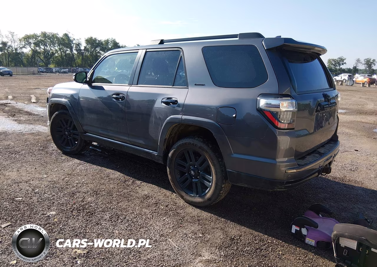 2021 Toyota 4Runner Nightshade Special Edition VIN:JTEJU5JR5M5968683 - 3