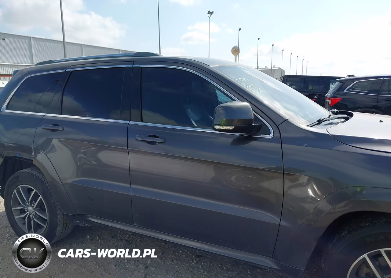 2018 Jeep Grand Cherokee Laredo E 4X2 VIN:1C4RJEAG6JC451219 - 14