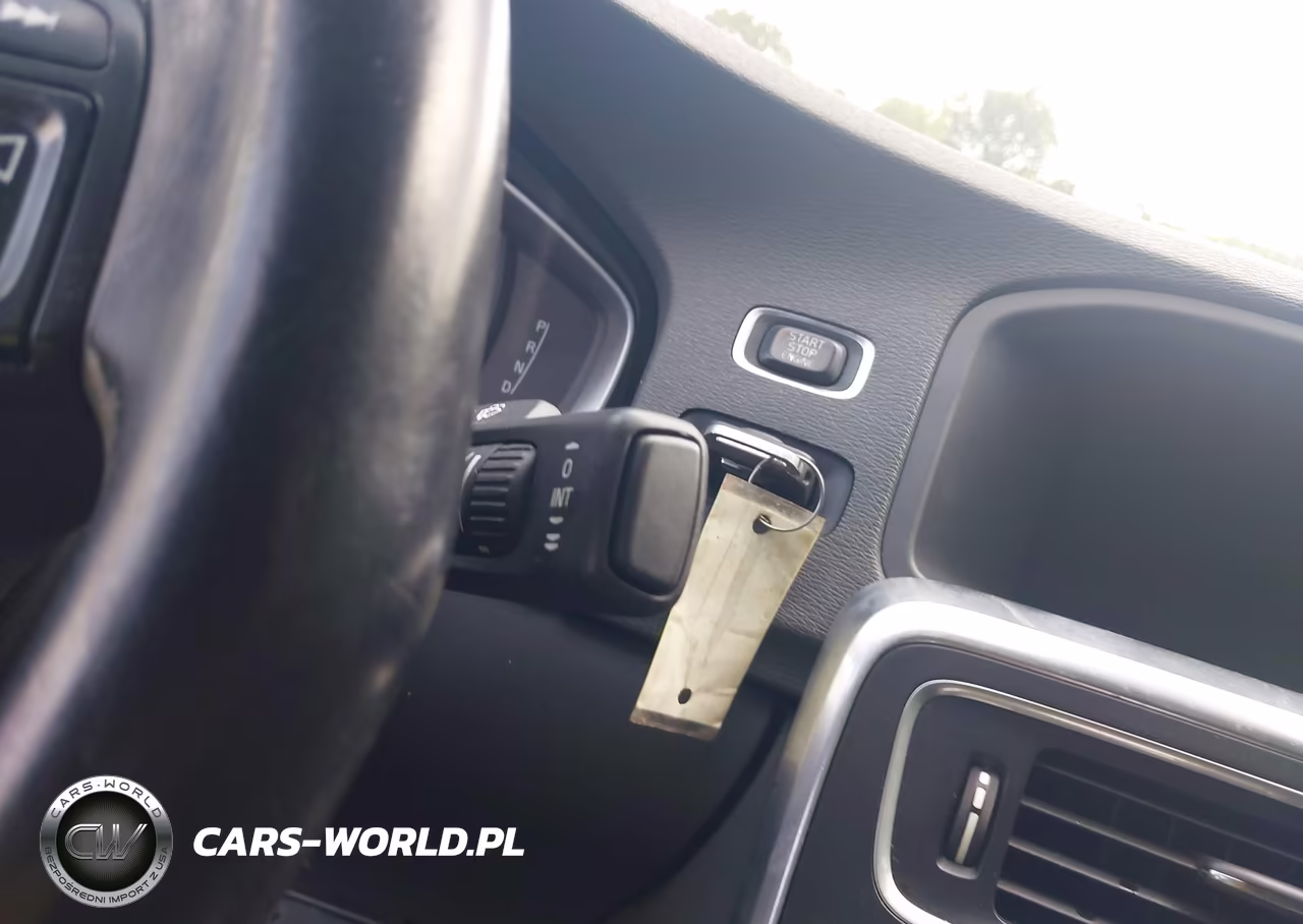 2015 Volvo S60 T5 VIN:YV140MFJ5F1343182 - 11