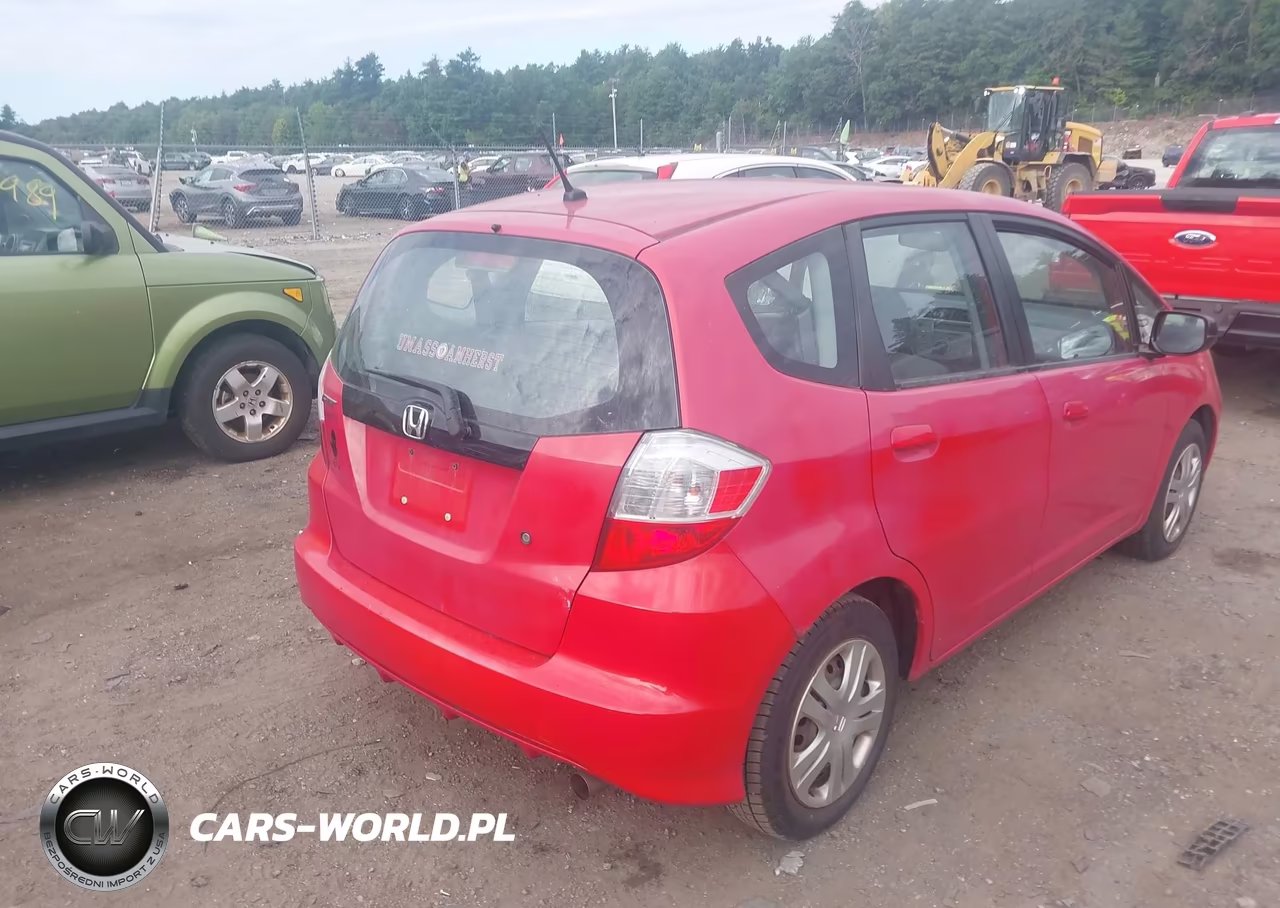 2010 Honda Fit VIN:JHMGE8G29AS002680 - 4