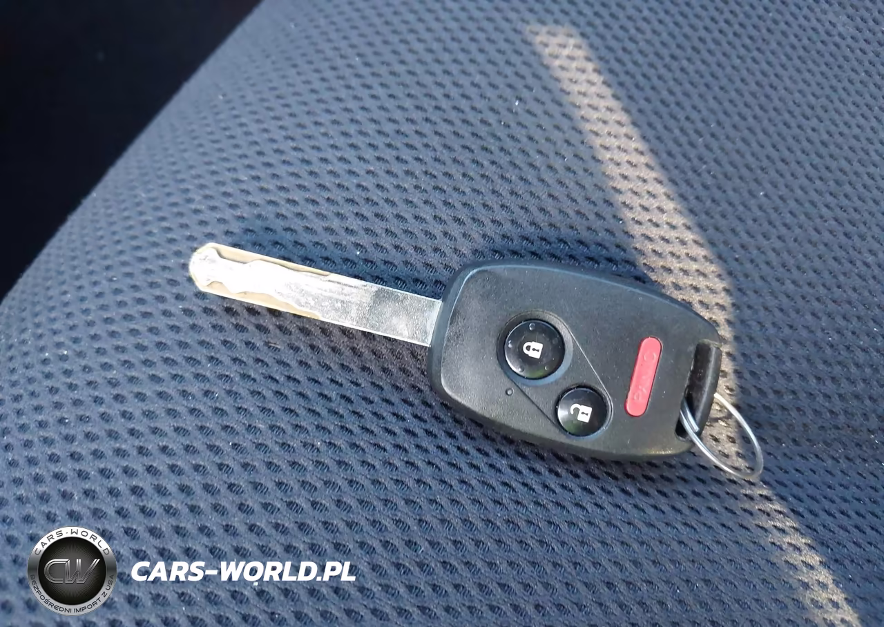 2012 Honda Fit Sport VIN:JHMGE8H58CC033182 - 11