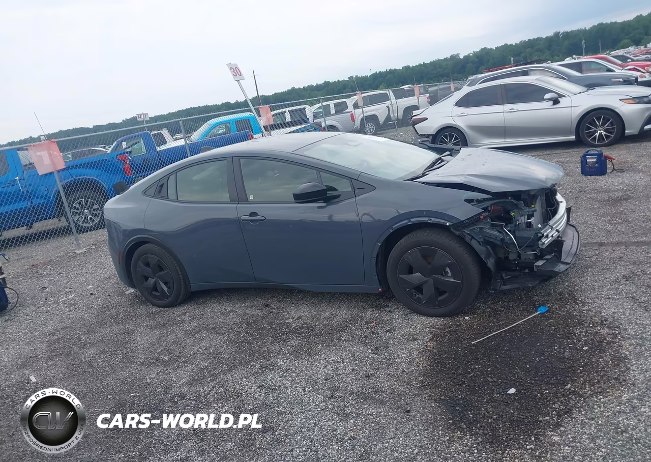 2026 Toyota Prius Le VIN:JTDACAAU3T3075247 - 13