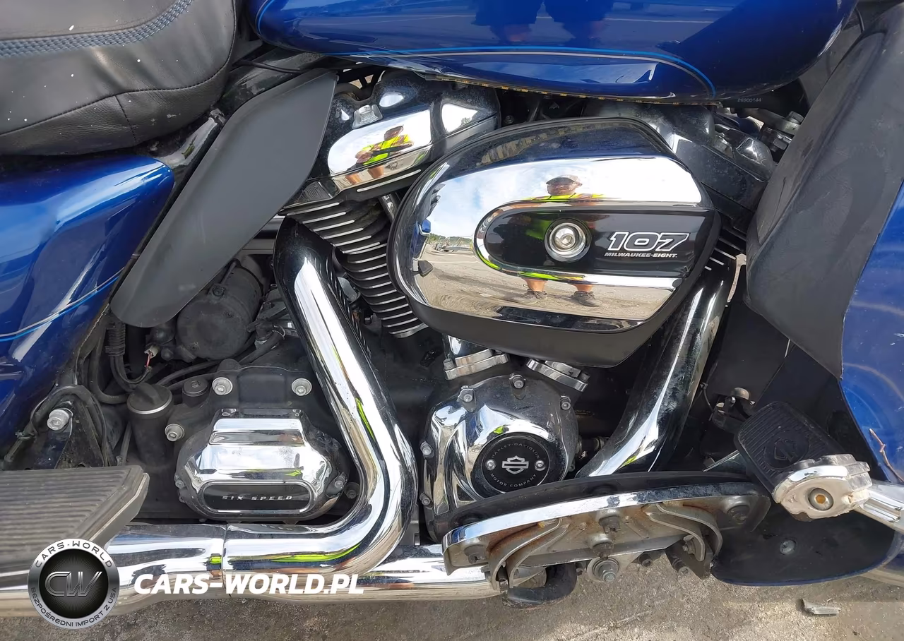 2017 Harley-Davidson Flhtcu Ultra Classic Electra Gld VIN:1HD1FCC17HB618620 - 8