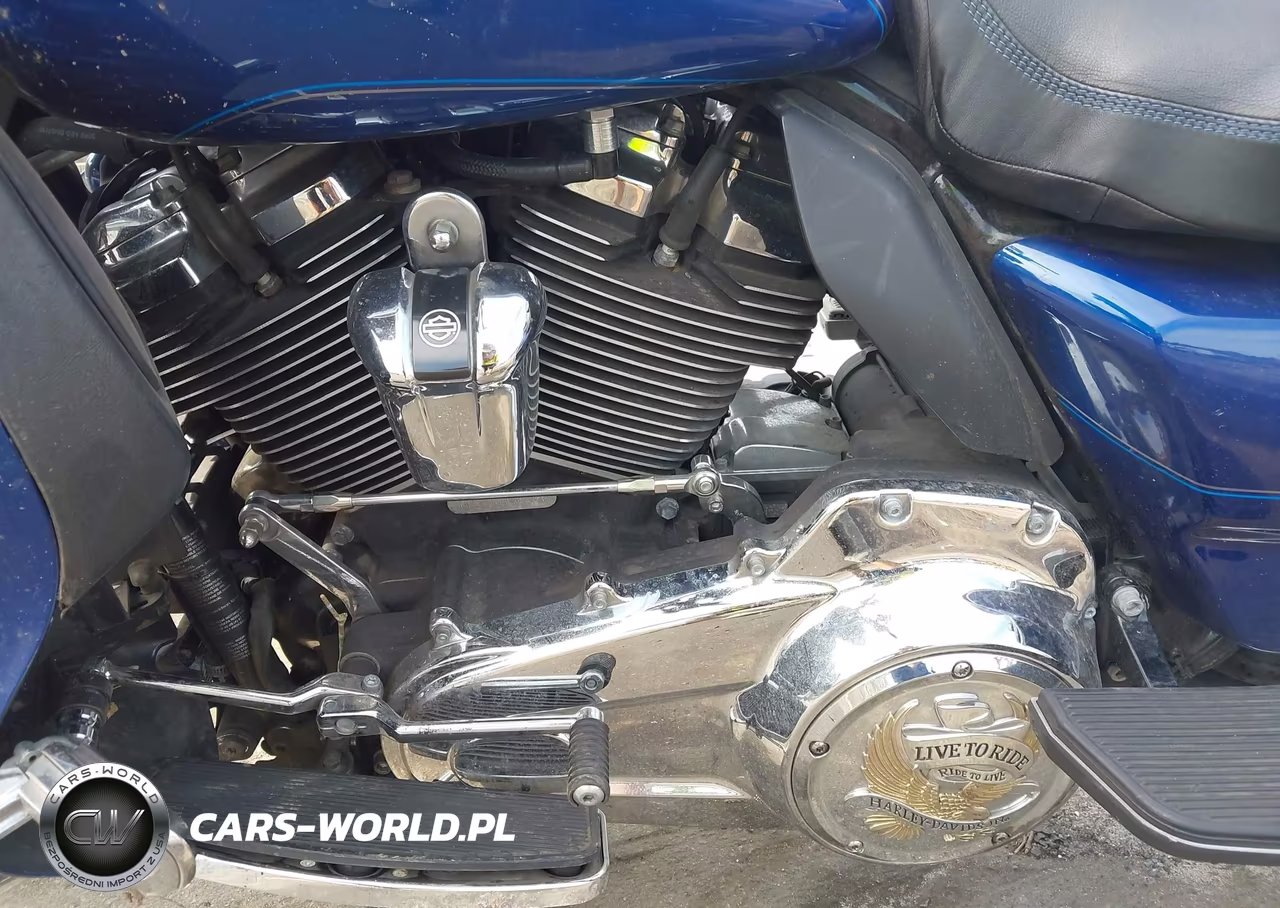 2017 Harley-Davidson Flhtcu Ultra Classic Electra Gld VIN:1HD1FCC17HB618620 - 9