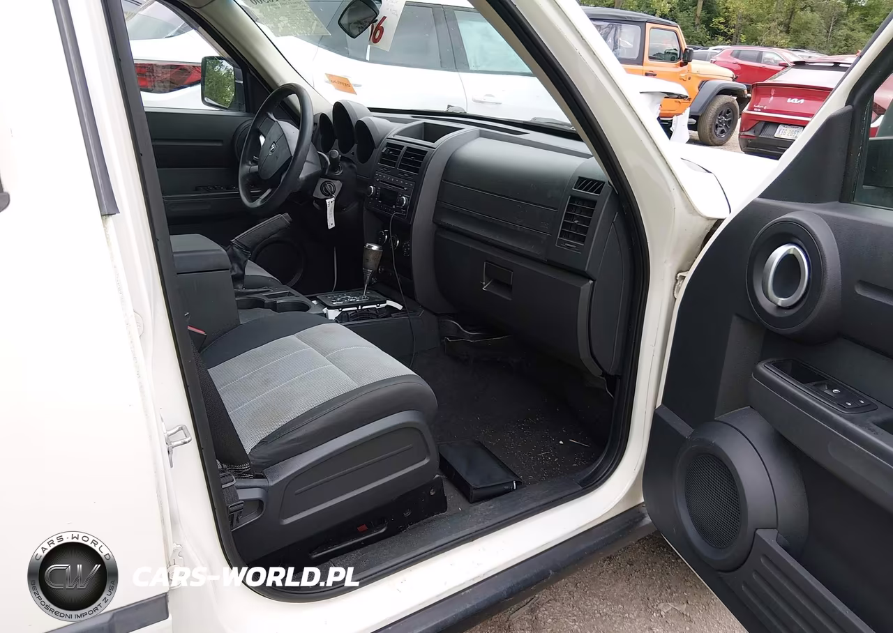 2008 Dodge Nitro Sxt VIN:1D8GT28KX8W153745 - 5