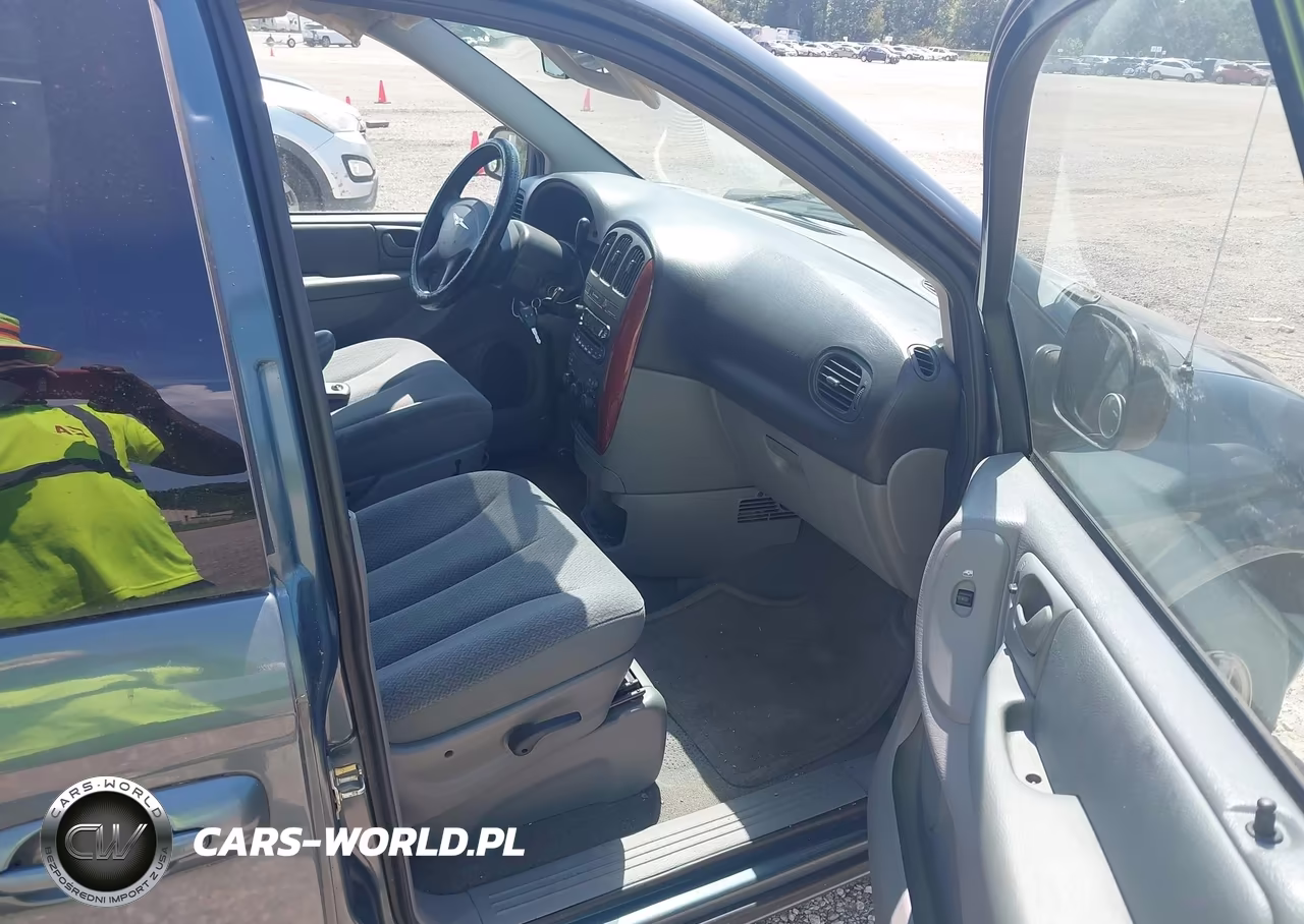 2006 Chrysler Town & Country VIN:1A4GP45R76B519529 - 5