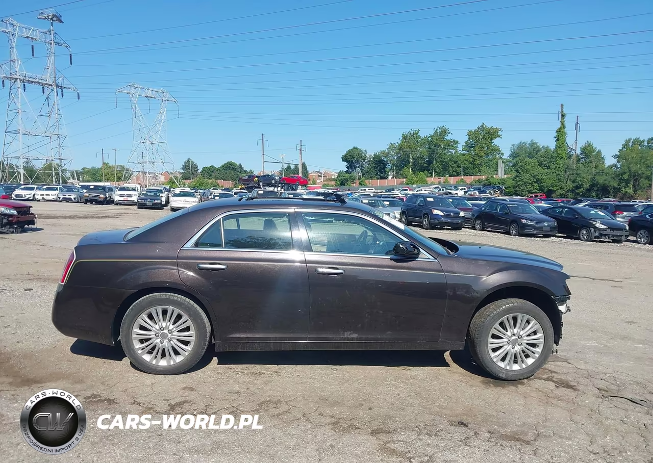 2013 Chrysler 300C Luxury Series Awd VIN:2C3CCAST2DH565910 - 12