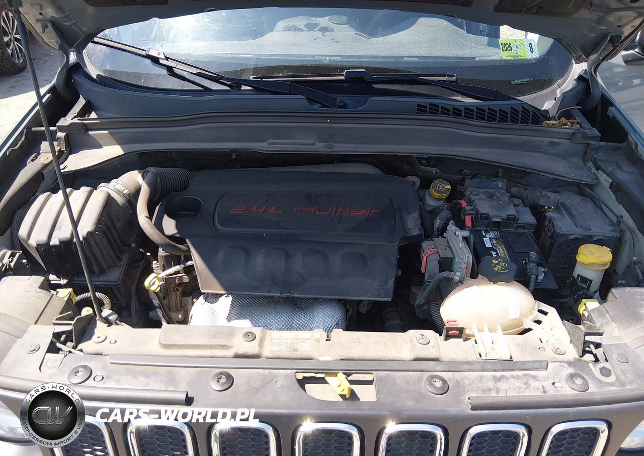 2018 Jeep Renegade Sport 4X4 VIN:ZACCJBAB0JPG92388 - 10