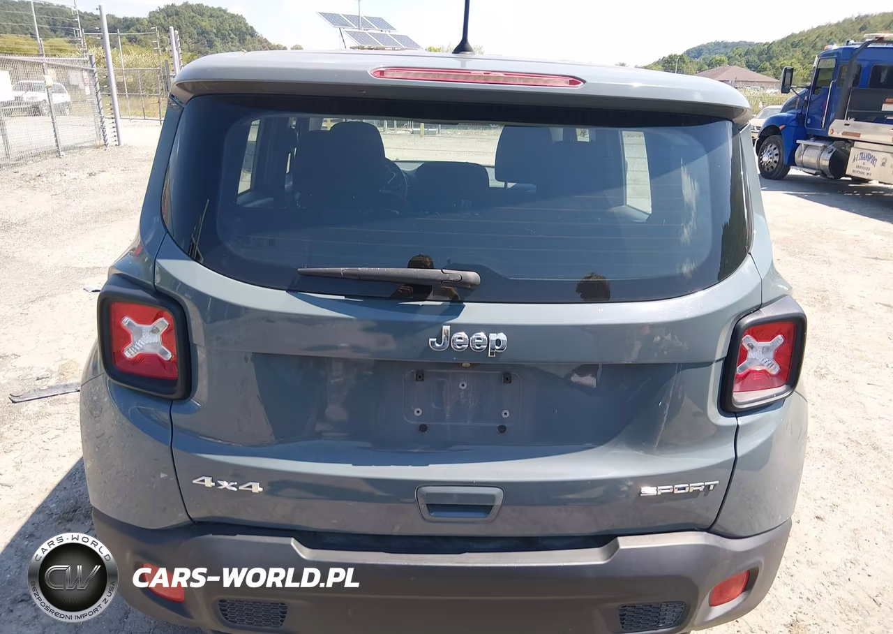 2018 Jeep Renegade Sport 4X4 VIN:ZACCJBAB0JPG92388 - 17