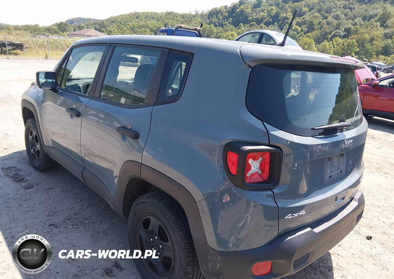 2018 Jeep Renegade Sport 4X4 VIN:ZACCJBAB0JPG92388 - 3