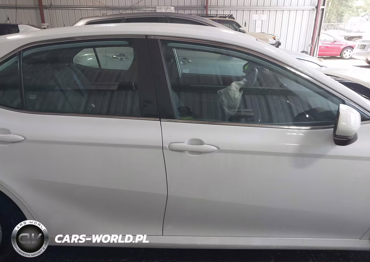 2022 Toyota Camry Le Hybrid VIN:4T1C31AKXNU584638 - 13