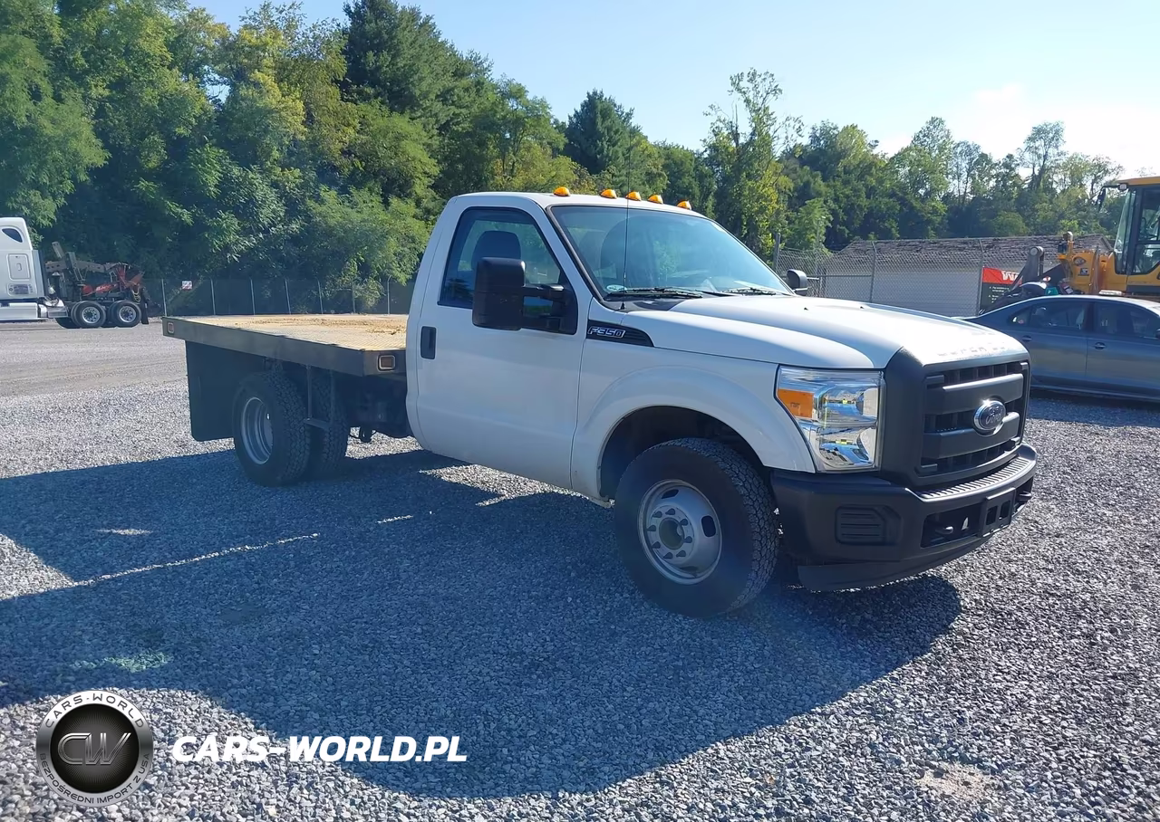 2015 Ford F-350 Chassis Xl