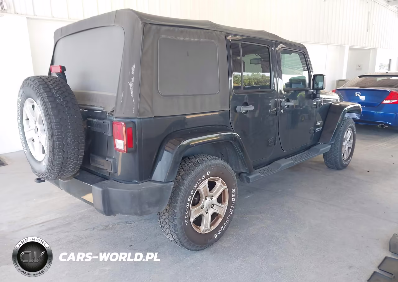 2016 Jeep Wrangler Unlimited Sahara VIN:1C4BJWEG8GL184806 - 4