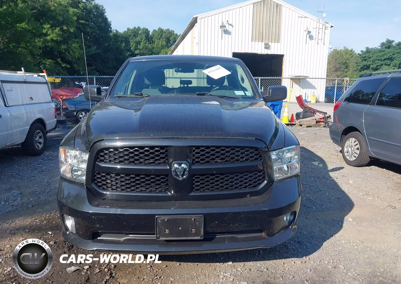 2018 Ram 1500 Express 4X4 6'4 Box VIN:1C6RR7FG4JS205246 - 12