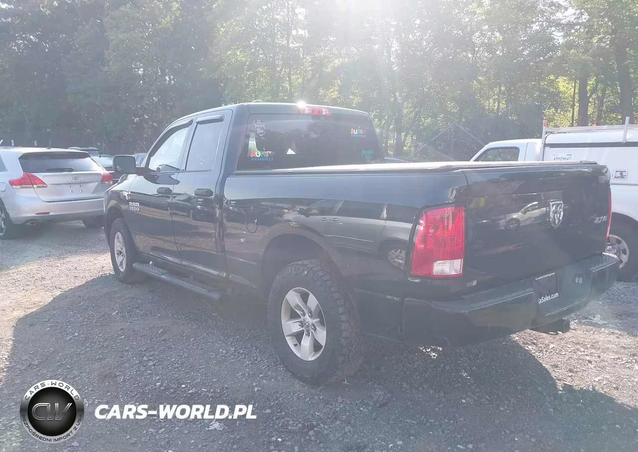 2018 Ram 1500 Express 4X4 6'4 Box VIN:1C6RR7FG4JS205246 - 3