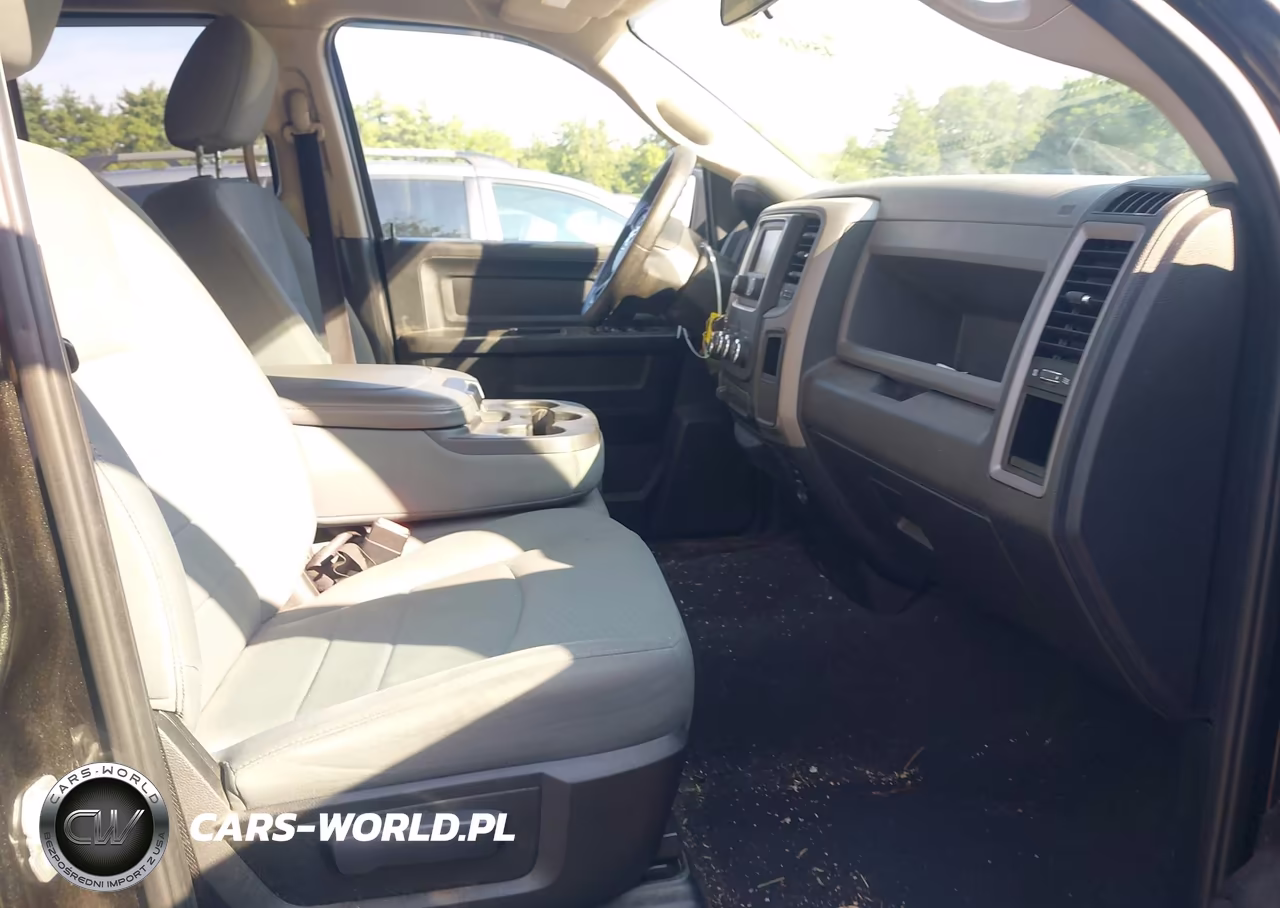 2018 Ram 1500 Express 4X4 6'4 Box VIN:1C6RR7FG4JS205246 - 5