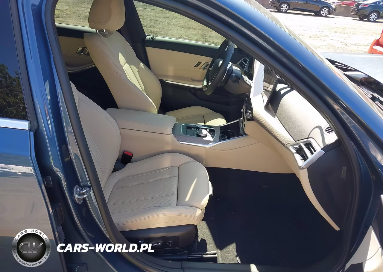 2025 BMW 330I xDrive VIN:3MW89CW05S8F42010 - 5