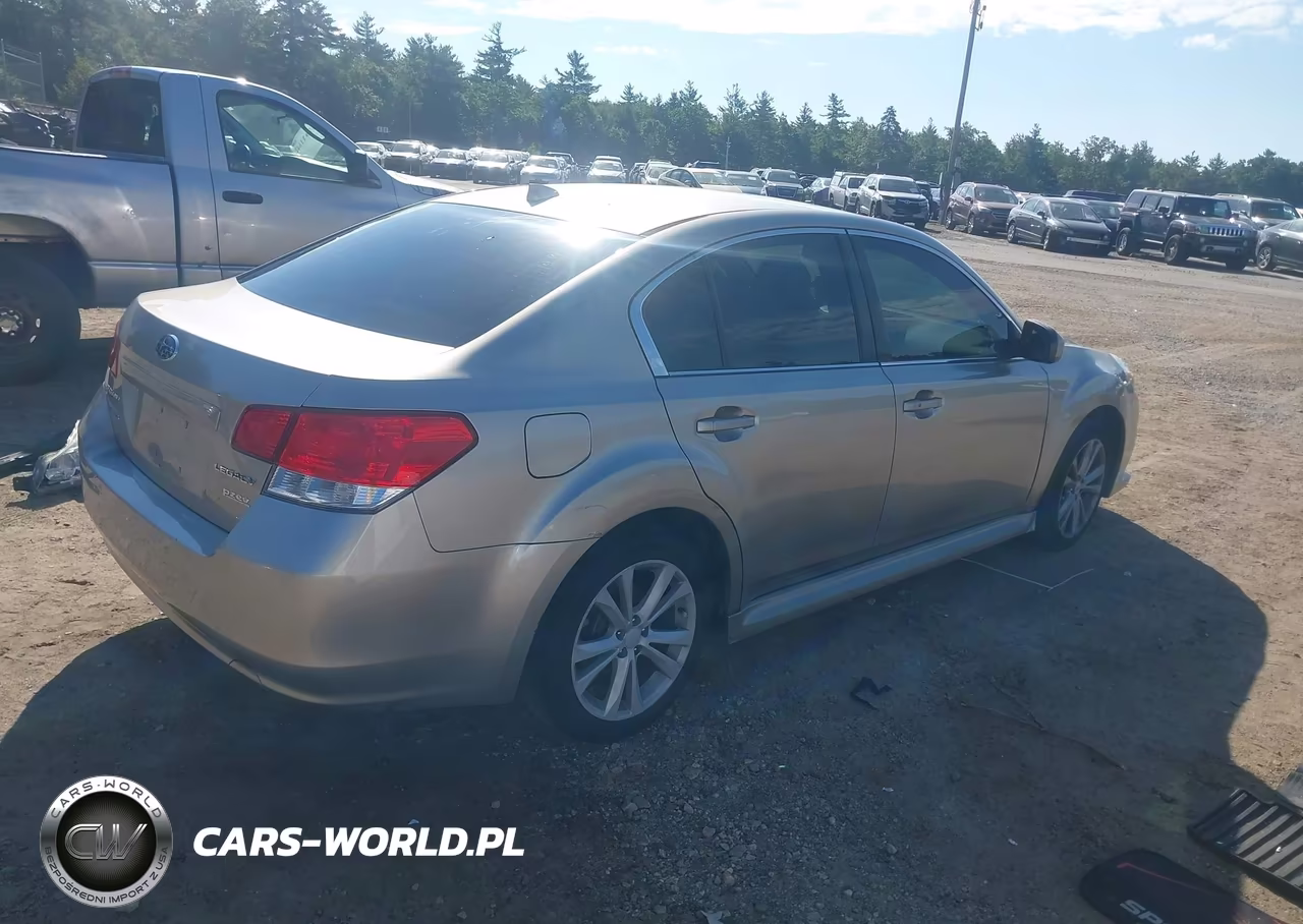 2014 Subaru Legacy 2.5I Premium VIN:4S3BMBC60E3027732 - 4