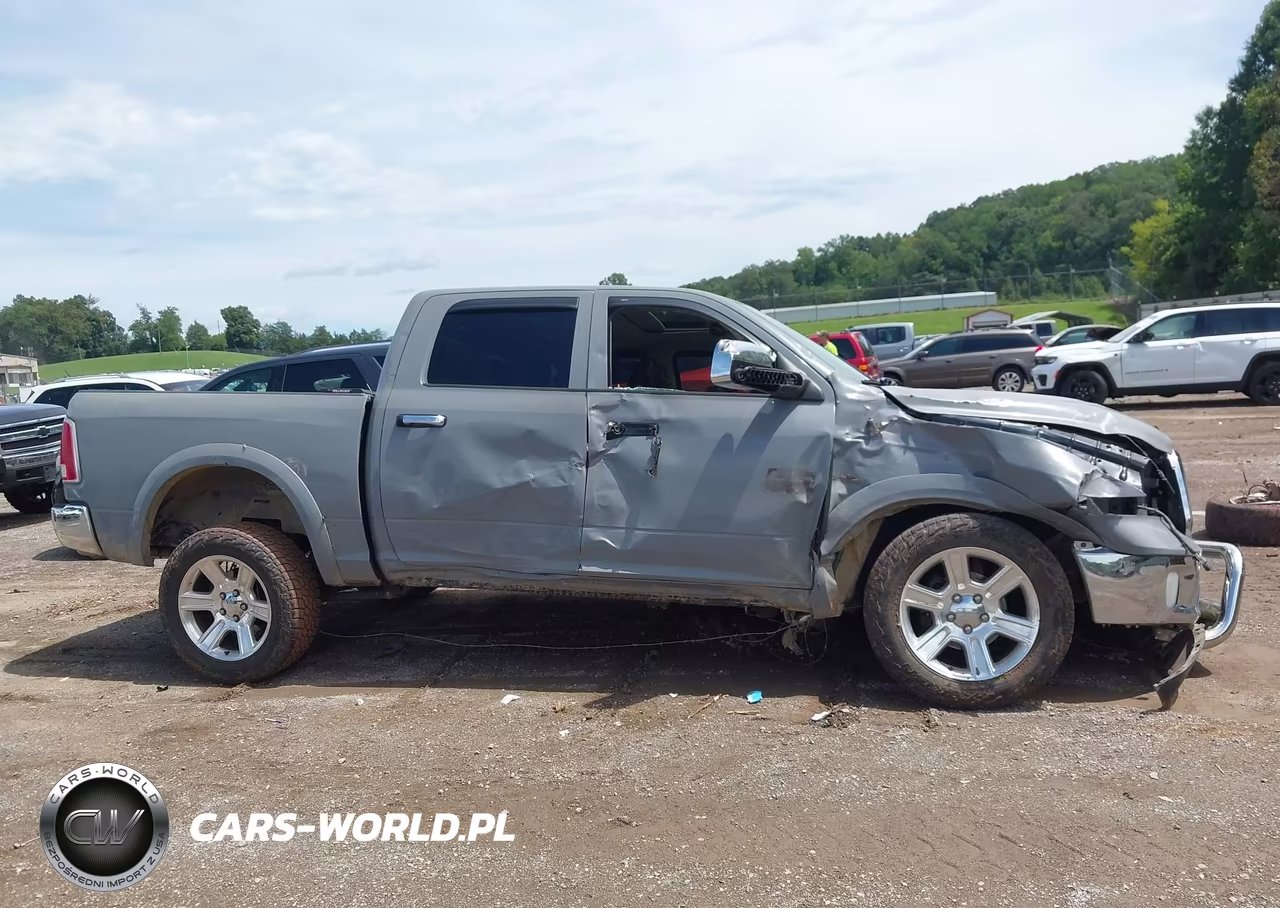 2015 Ram 1500 Laramie Longhorn VIN:1C6RR7PM2FS746419 - 12
