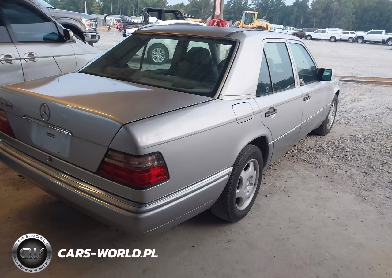 1995 Mercedes-Benz E 320 Base-320 Special VIN:WDBEA32E7SC256911 - 4