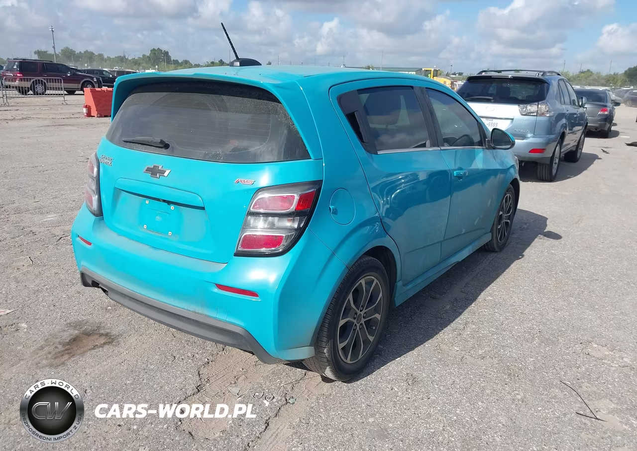 2020 Chevrolet Sonic Fwd Lt 5-Door VIN:1G1JD6SB1L4107784 - 4