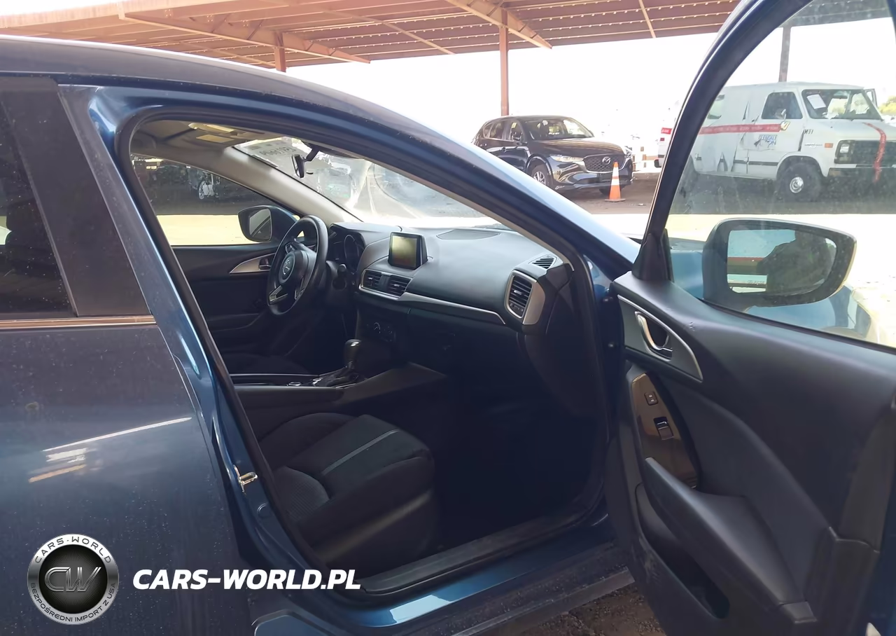 2018 Mazda Mazda3 Sport VIN:3MZBN1U79JM172921 - 5