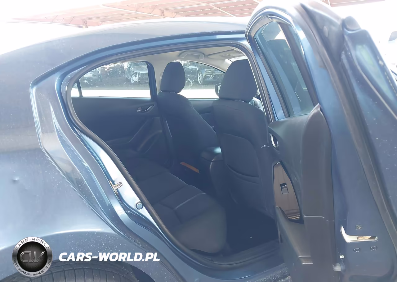 2018 Mazda Mazda3 Sport VIN:3MZBN1U79JM172921 - 8