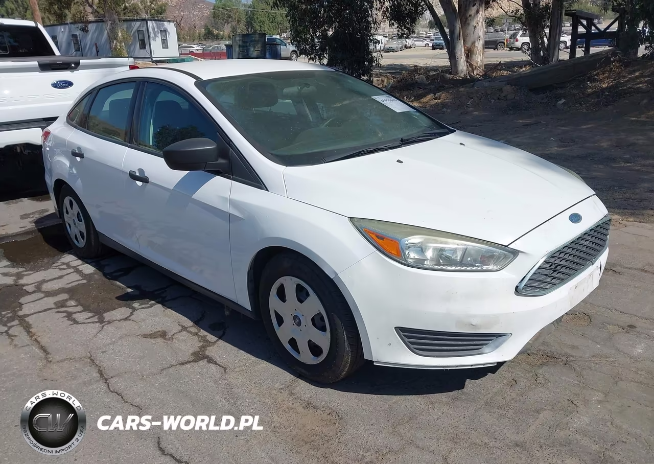 2015 Ford Focus S – zdjęcie 1 z 12