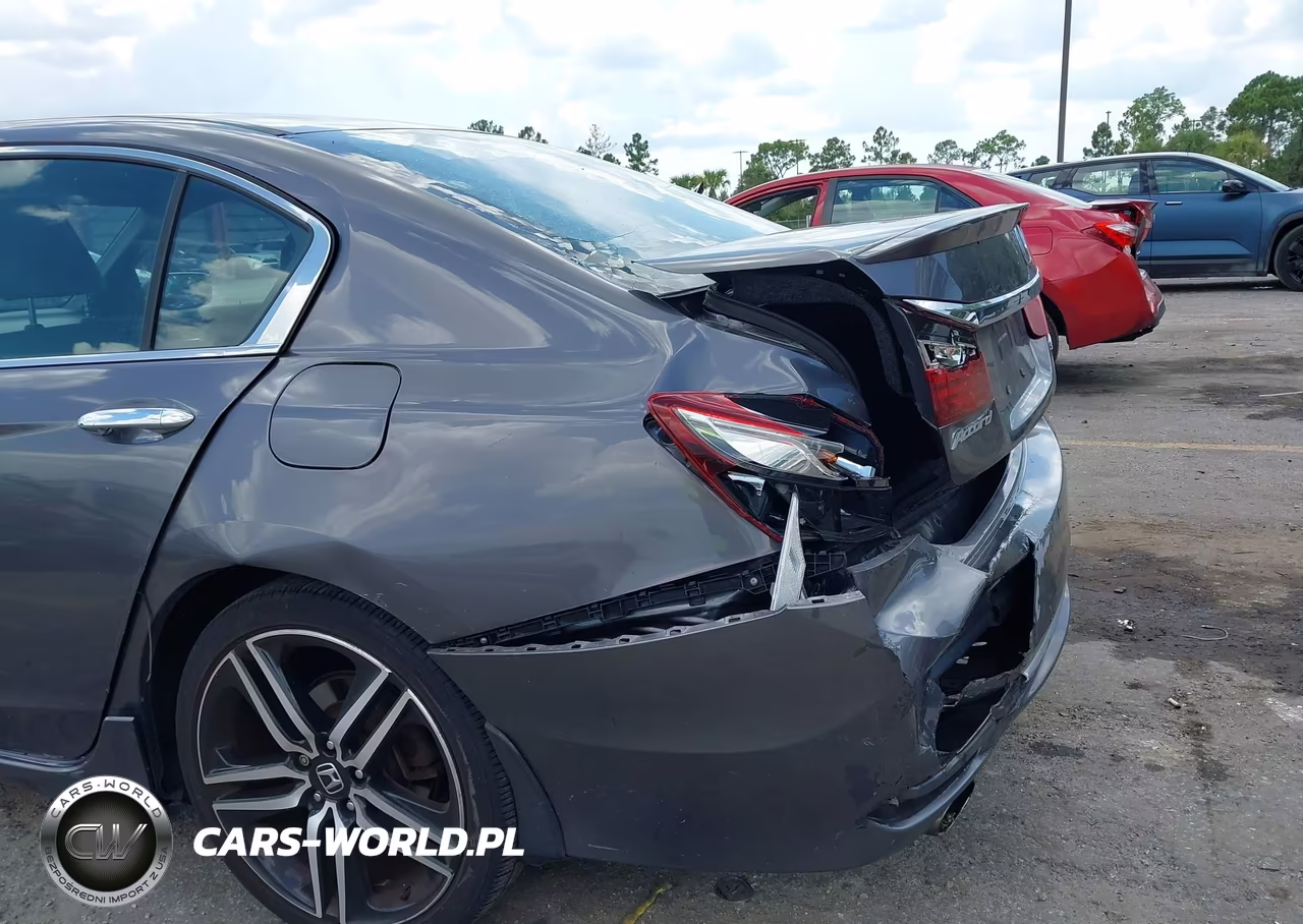 2017 Honda Accord Sport VIN:1HGCR2F54HA031664 - 6