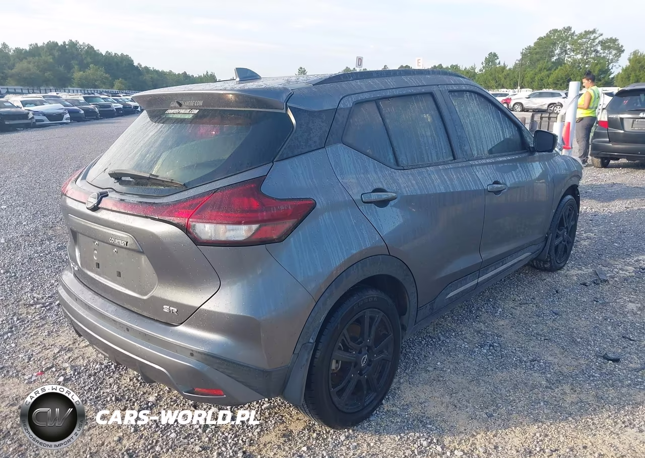 2022 Nissan Kicks Sr Xtronic Cvt VIN:3N1CP5DV2NL476209 - 4